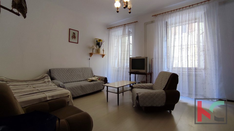 Pula, city center, apartment 87.49 m2, 100 m from the City Forum, opportunity for tourist rental