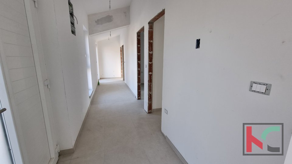 Istria, Fasana, Valbandon, appartamento 103,27 m2, terrazza, giardino, 3 camere da letto