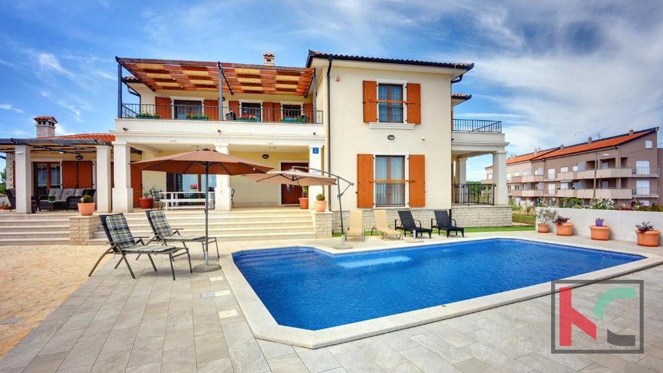 Istrien, Medulin, Luxusvilla mit Pool und Landschaftsgarten 1100m2, 300m vom Meer