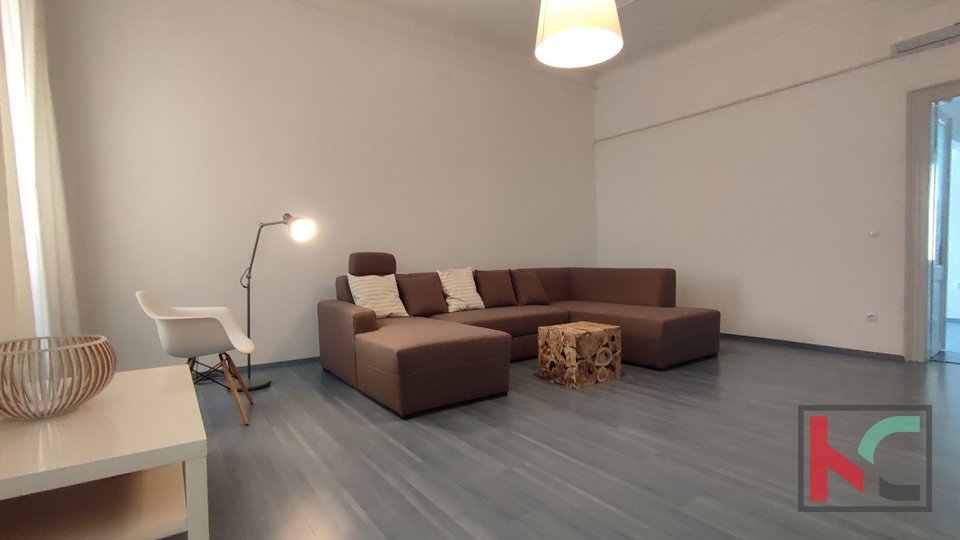 Istrien, Pula, komfortable Wohnung 74,21 m2, Sergijevaca-Straße, 50 m2 vom Stadtforum