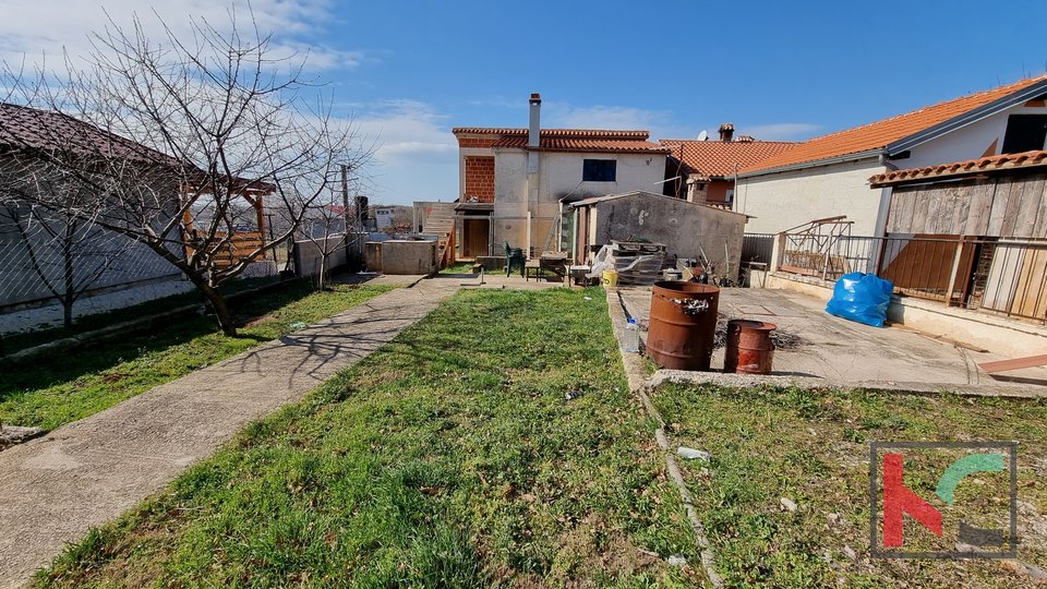 Istria, Loborika, casa 174,92 m2 con deposito e garage su 570 m2 di giardino