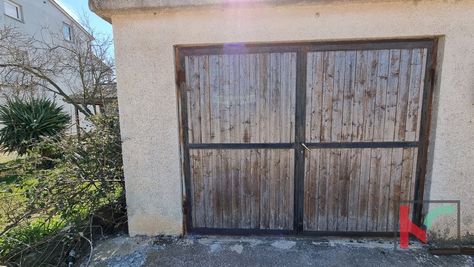 Istrien, Loborika, Haus 174,92 m2 mit Abstellraum und Garage auf 570 m2 Garten