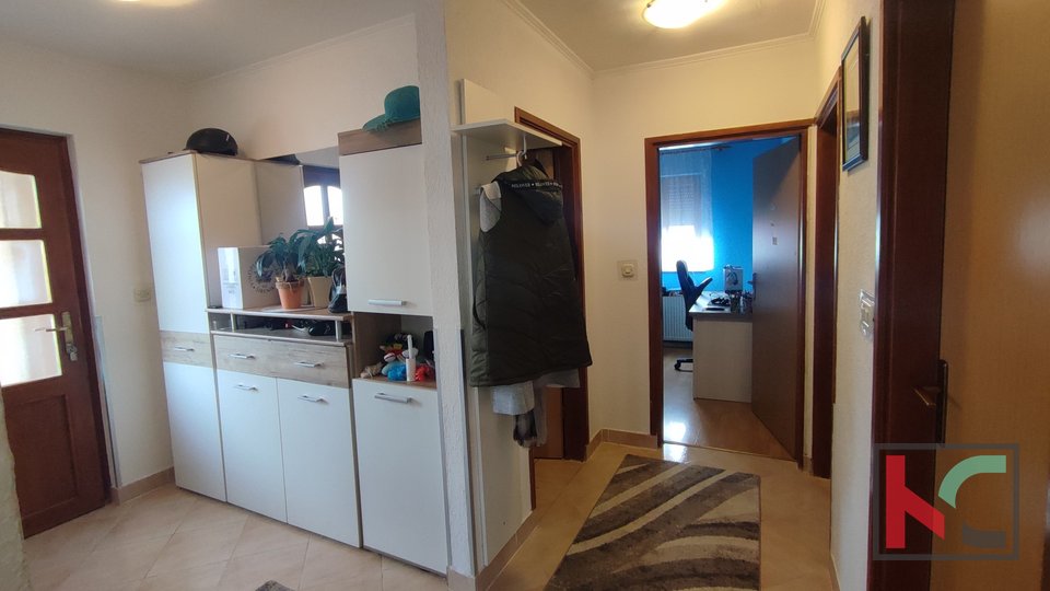 Istria, Pola, Valdebek, 2 appartamenti in una villa bifamiliare