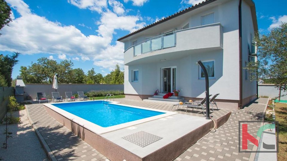 Istria, Dignano, casa vacanze con piscina e giardino paesaggistico di 441 m2