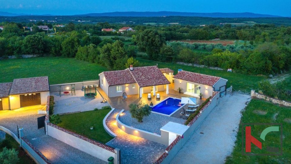 Istrien, Prodol, exklusives Einfamilienhaus mit Nebengebäude und Swimmingpool