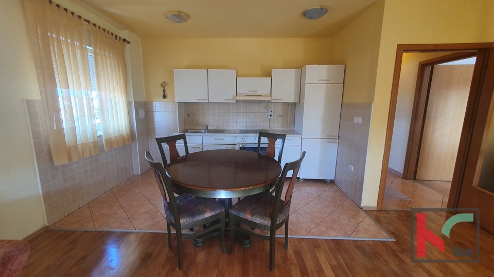 Pula, Valdebek, apartment 67.74 m2 family three bedroom apartment on the second floor