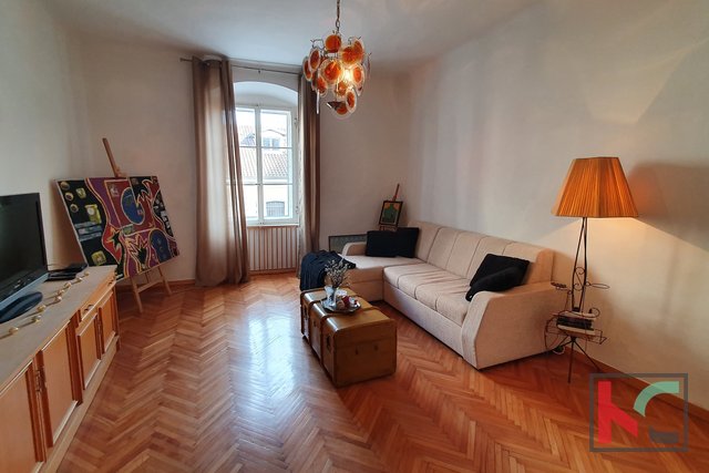 Pula, comfortable apartment 74.58 m2, 300m from the town market