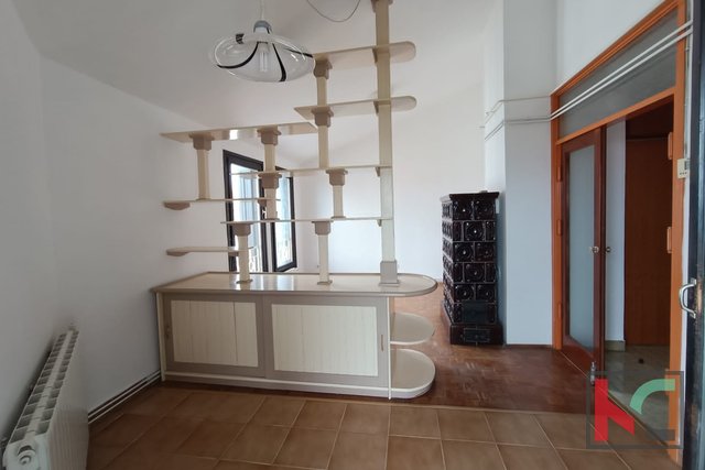Istria, Pula, Sisplac, comfortable apartment 81.85 m2 with sea view