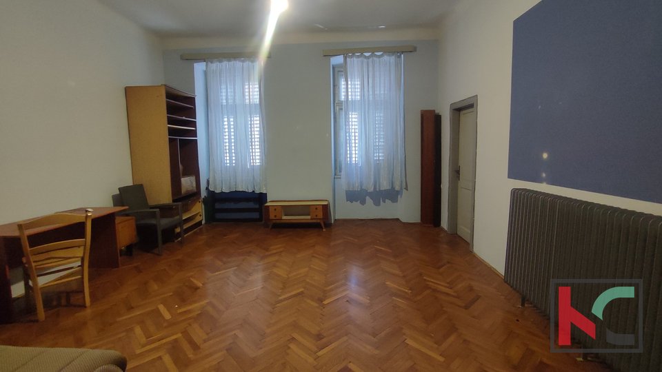 Istria, Pula, city center, apartment 97.21 m2