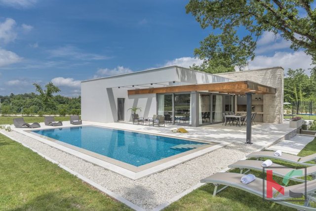 Istria, sv. Petar u Šumi, villa moderna con piscina in costruzione con giardino paesaggistico di 1678 m2