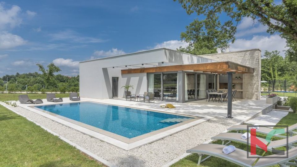 Istria, sv. Petar u Šumi, villa moderna con piscina in costruzione con giardino paesaggistico di 1678 m2