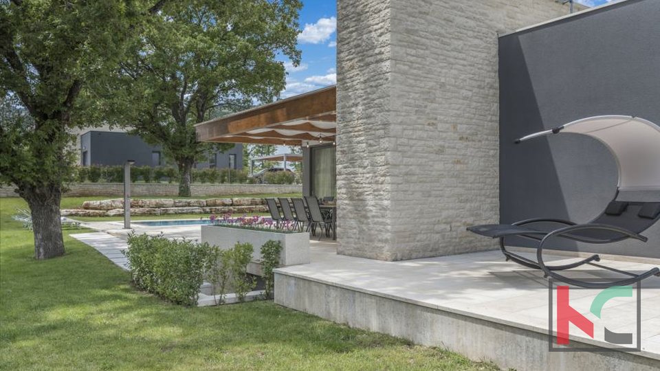 Istrien, Sv. Petar u Šumi, moderne Villa mit Pool im Bau mit einem Landschaftsgarten von 1678 m2