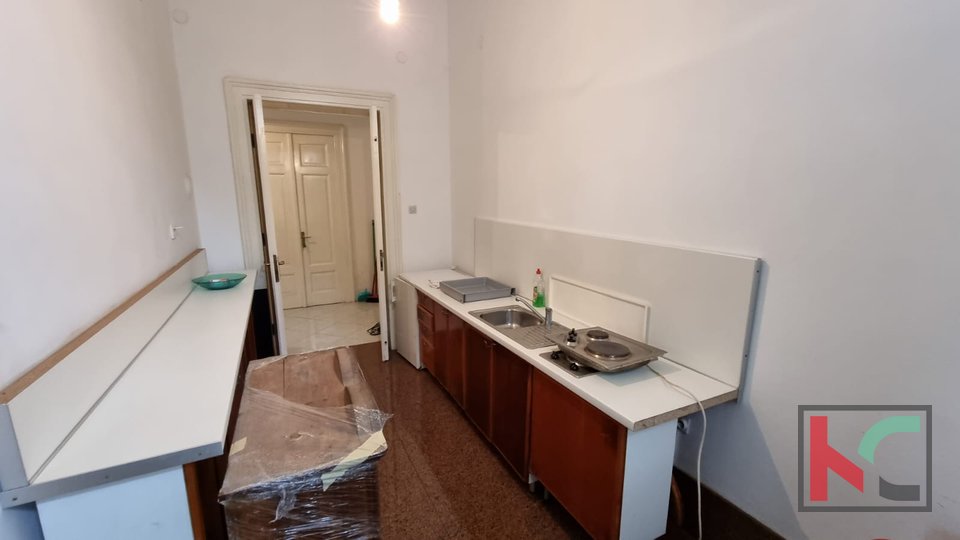 Pula, city center, apartment 77.58 m2 in a top location