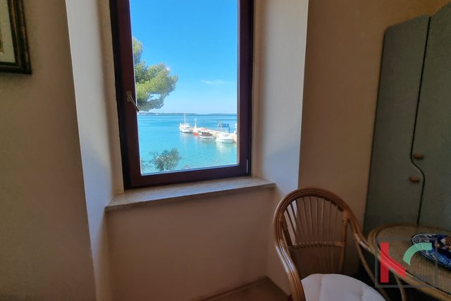 Istria, Fazana, apartment first row to the sea