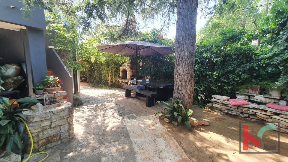 Pula, Valkane, renovated house in the most desirable location, 100 m from the promenade Lungo Mare