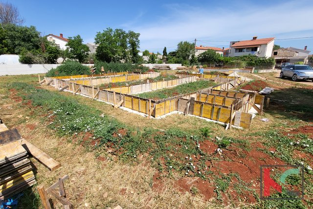 Istrien - Pula, Haus 166m2 im Bau auf 800m2 Garten