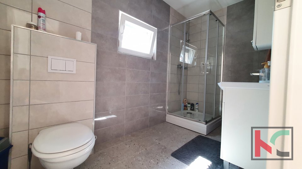 Istra, Pavićini, obnovljena hiša 100m2 v treh etažah