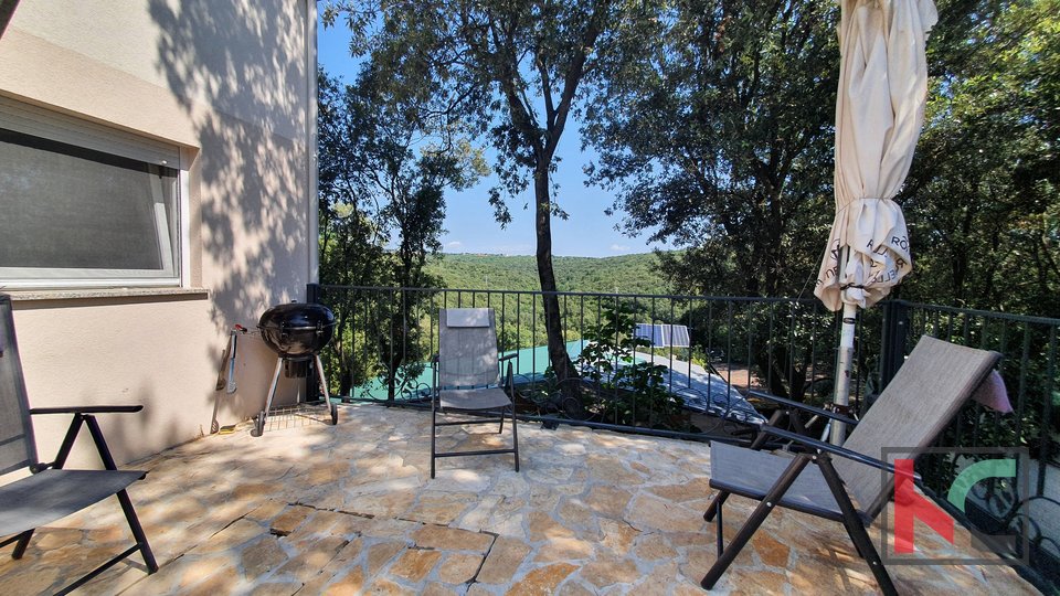 Istria, Pavićini, renovated house 100m2 on three floors