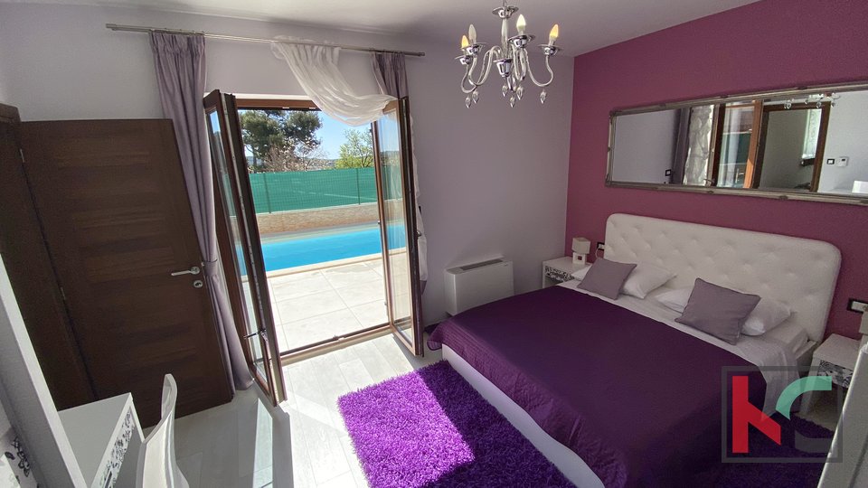 Istra, Banjole, prekrasna vila s bazenom, 300m od plaže