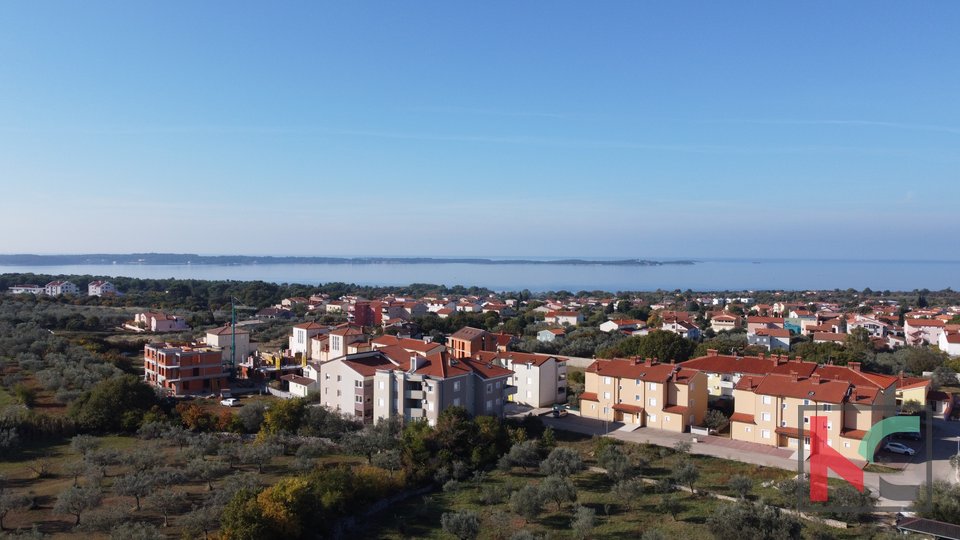 Istrien, Peroj, Baugrundstück 1541 m2 in attraktiver Lage