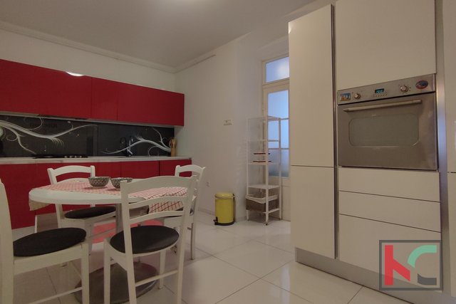 Istria, Pula, modern apartment in the center, 200 m to the market