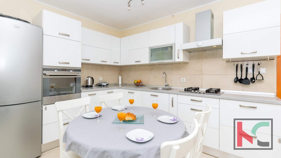 Istria, Pula, Monte Magno, modern three-room apartment with garden