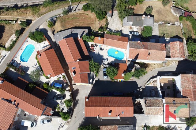 Istra, Kanfanar, atraktivne ladanjske kuće za odmor, prilika za investiciju