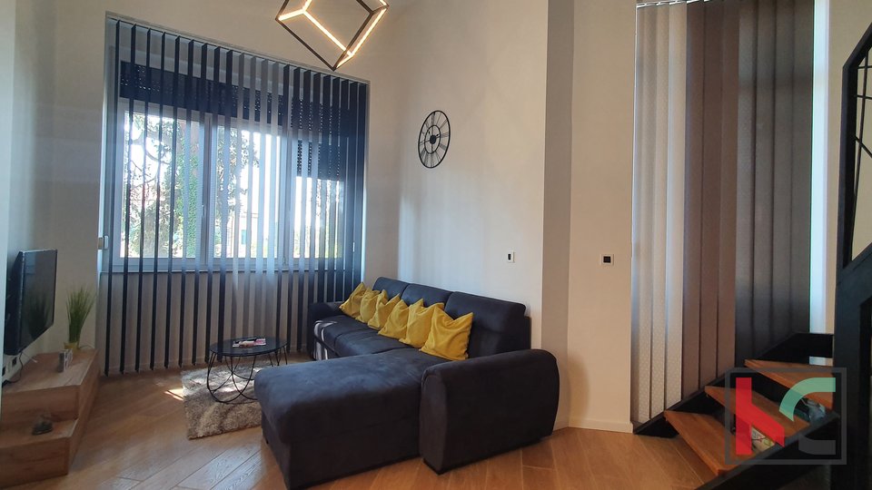 Pula, apartment 64 m2, charming and bright two-story apartment in a great location