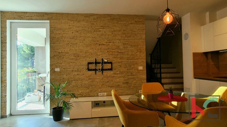 Pula, two-story apartment 66m2 in a new building, modern and fully equipped