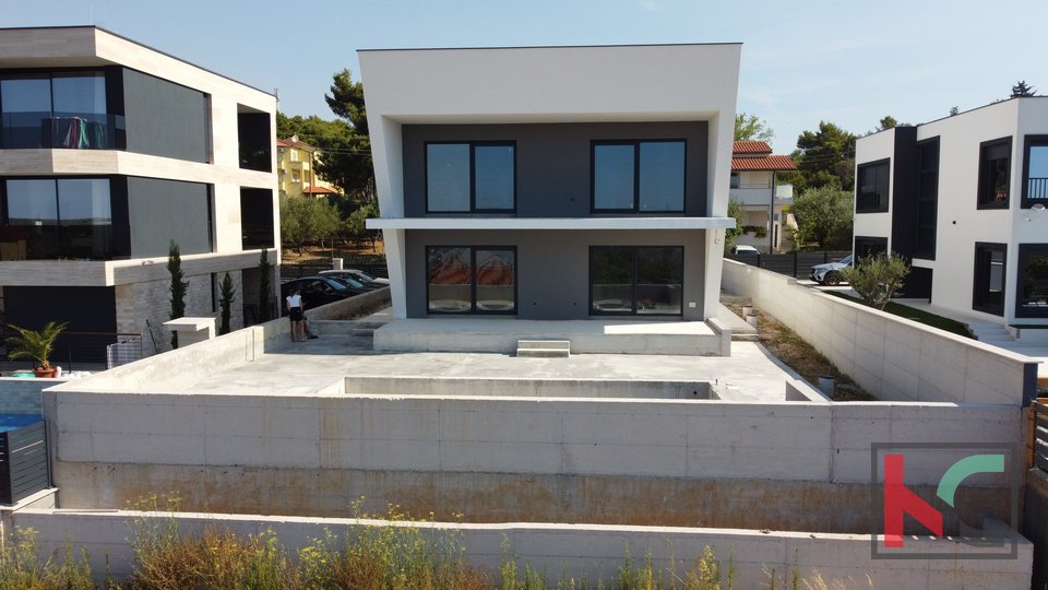 Istria, Medulin, modern villa with pool under construction, view of the Medulin Bay