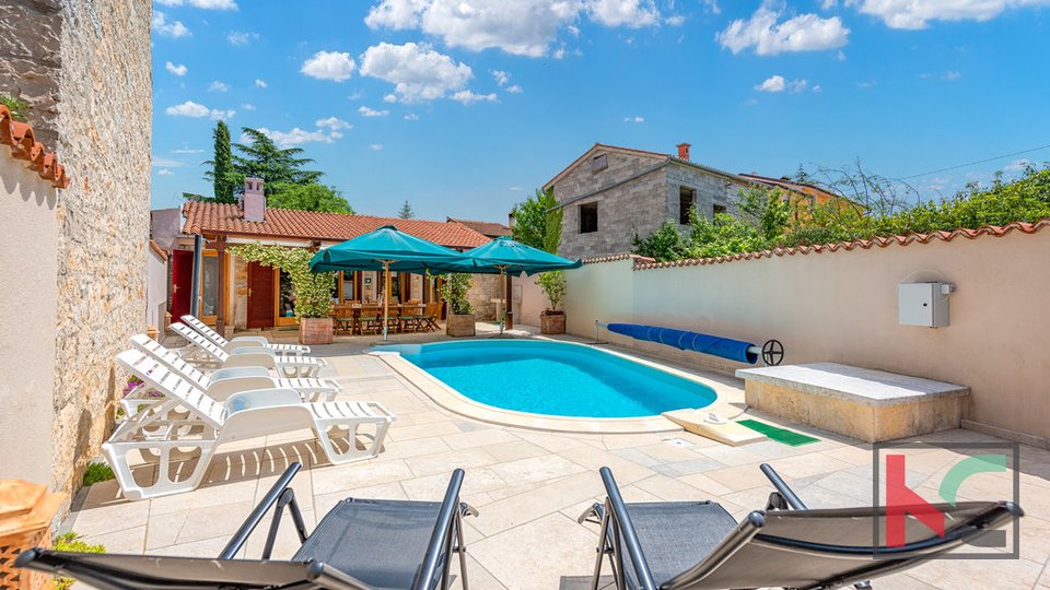 Istria, Kanfanar, due case istriane autoctone con piscina