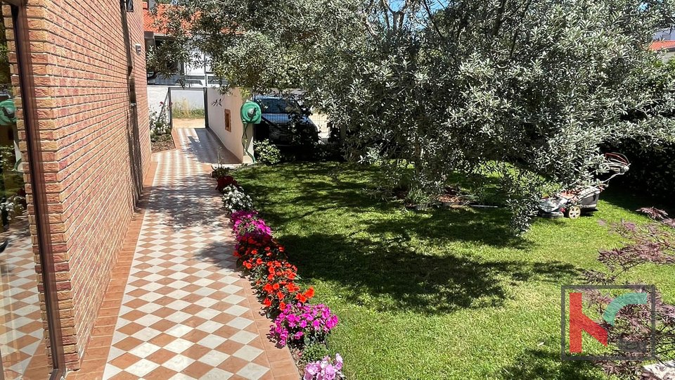 Istria, Medulin, Pomer, casa con 4 appartamenti e giardino paesaggistico