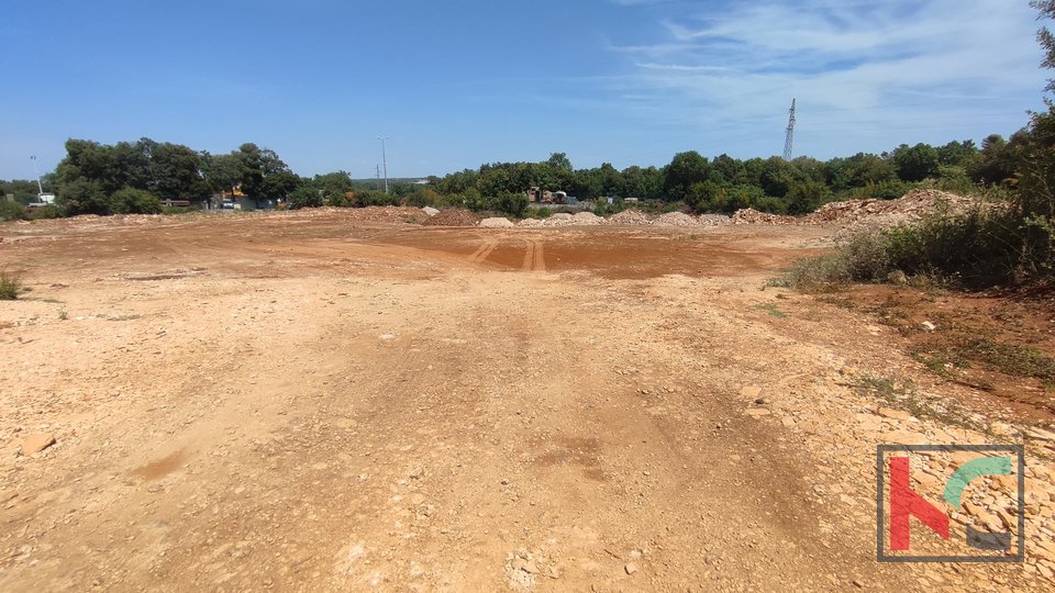 Istria, Pula, Veli Vrh, building land 8862 m2 for economic, business and production purposes