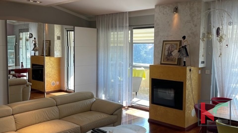 Istria, Pula, luxurious penthouse 100.50 m2 in the very center of the city; LIFT, terrace