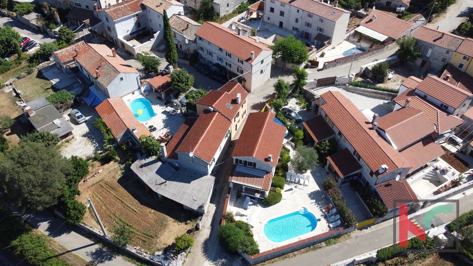 Istria, Kanfanar, Villaggio con 5 case vacanza autoctone istriane