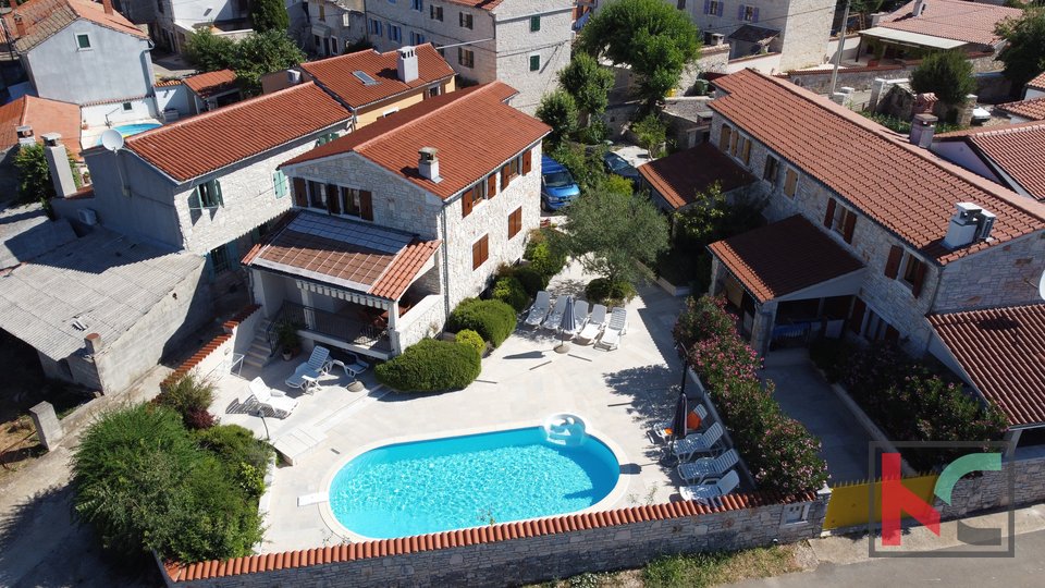 Istria, Kanfanar, Villaggio con 5 case vacanza autoctone istriane