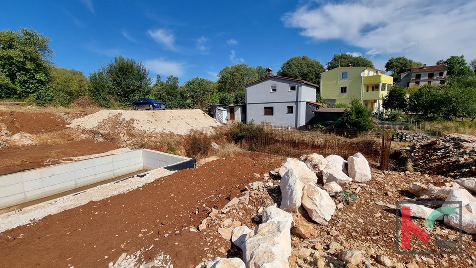 Istra, Loborika, hiša, začeta gradnja, 365,40m2
