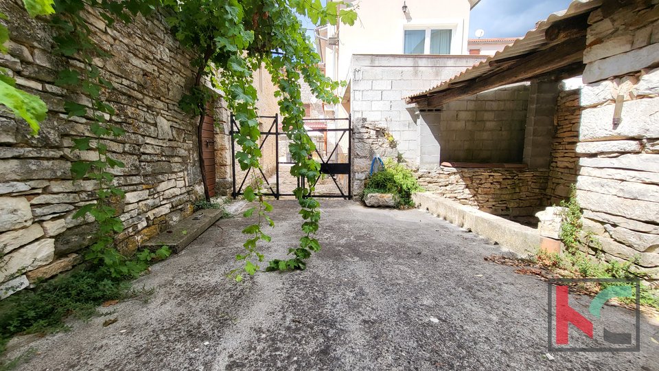 Istrien, Ballen zwei Häuser zur Renovierung mit einer Gesamtfläche von 170m2