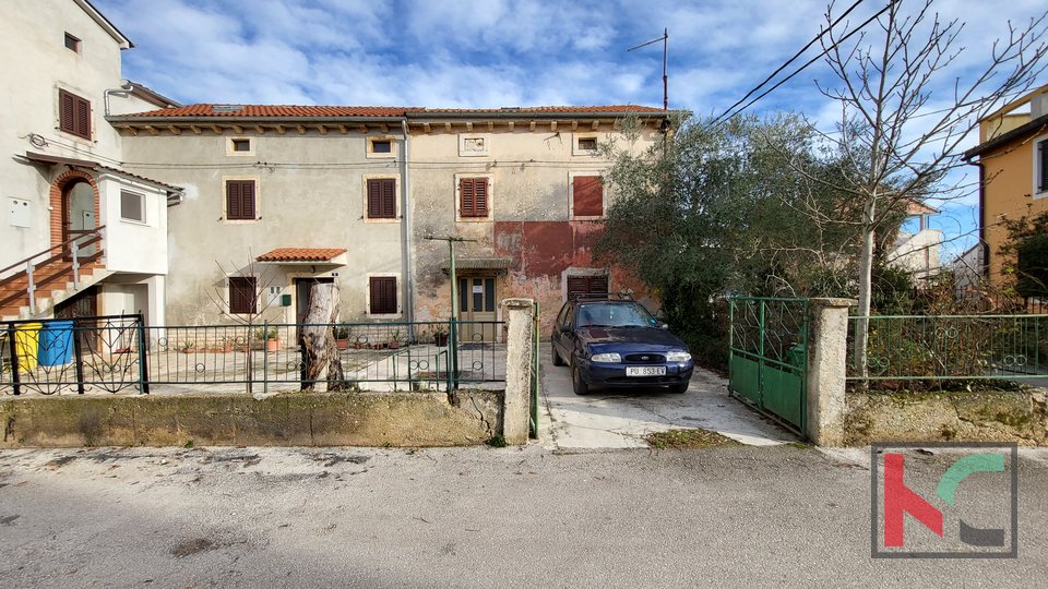 Istria - Svetvinčenat, autochthonous house near the popular Morosini Grimani Castle