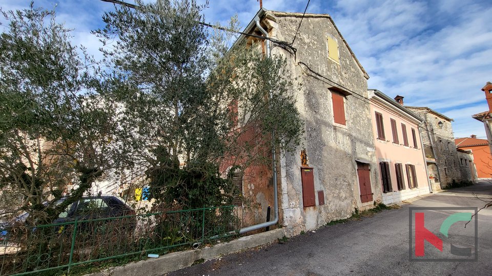 Istrien - Svetvinčenat, autochthones Haus in der Nähe der beliebten Burg Morosini Grimani