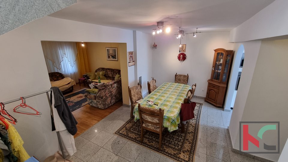 Fažana, Valbandon family house 350m2 in a quiet location