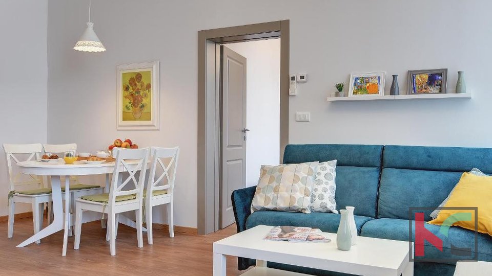 Istria, Pula, Riva, appartamento ristrutturato 129,37m2 con tre unità abitative