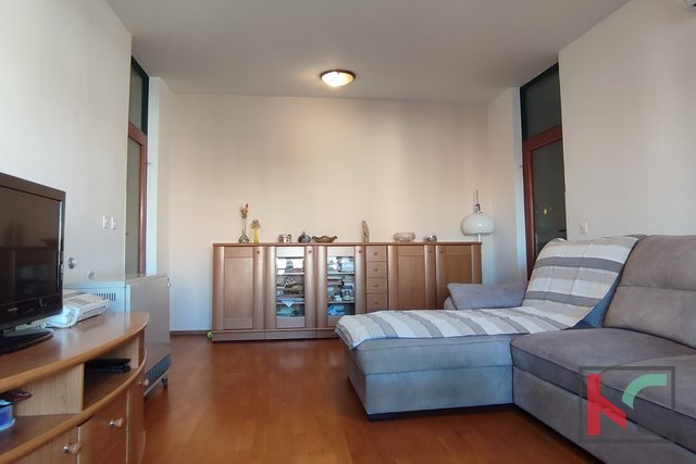 Istria, Pula, Šijana, apartment with 3 bedrooms, 4th floor with elevator