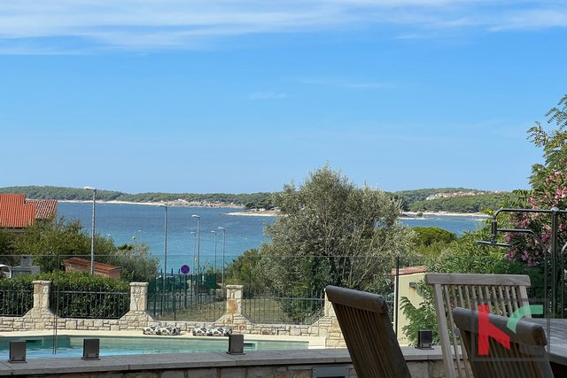 Istra, Medulin, luksuzno dvoetažno stanovanje 122,60 m2, pogled na morje, bazen