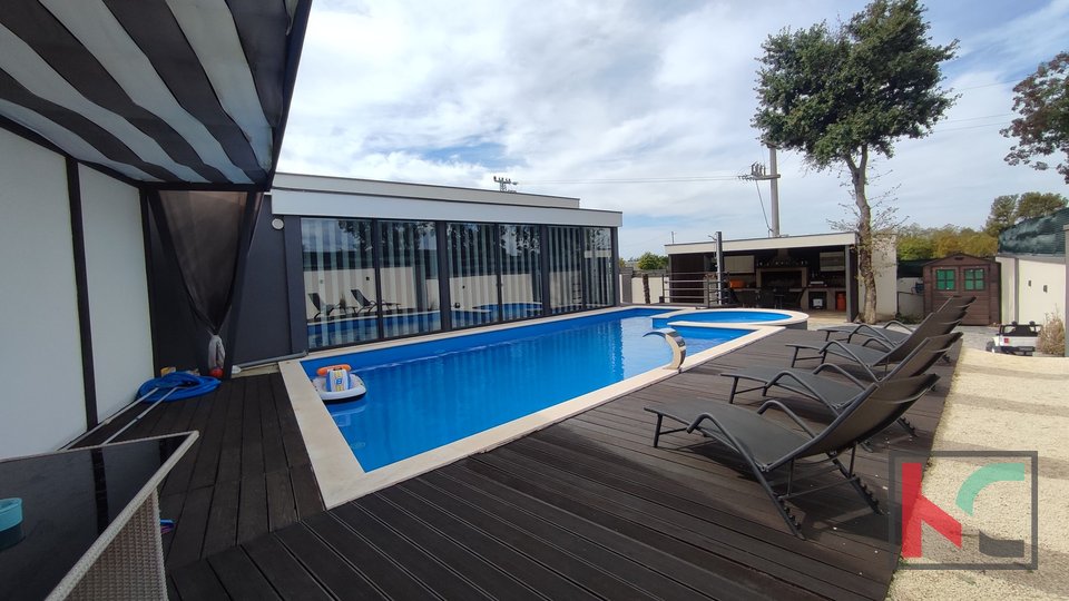 Istria, Dignano, casa per vacanze con piscina e giardino paesaggistico in una posizione tranquilla
