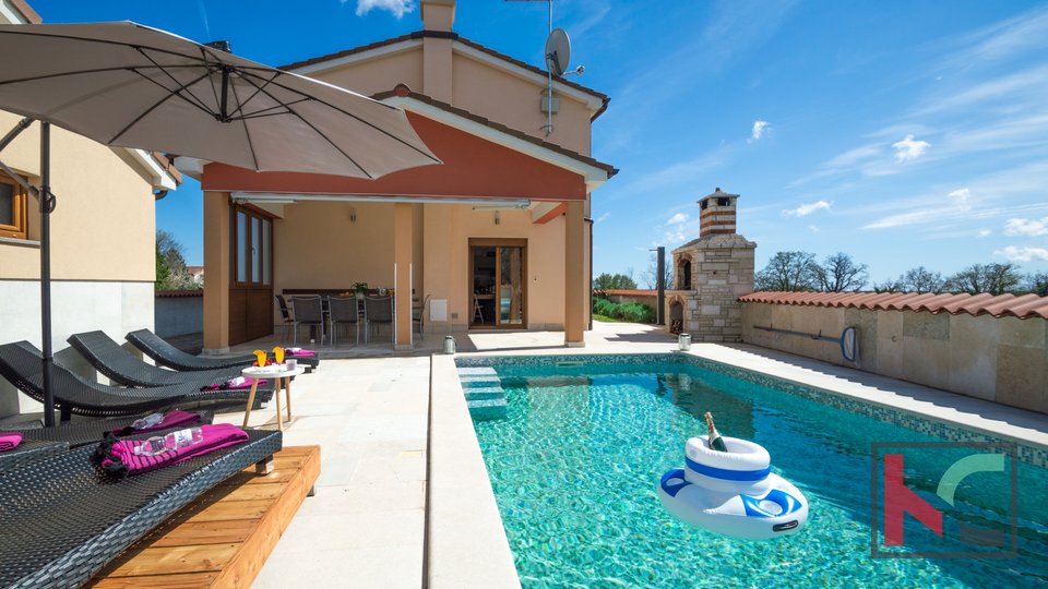 Istra, Marčana, kuća za odmor 160m2 sa bazenom