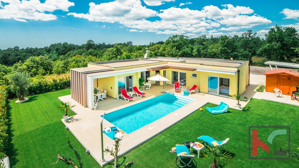 Istria, attraente casa a basso consumo energetico con una grande piscina vicino a Svetvinčent