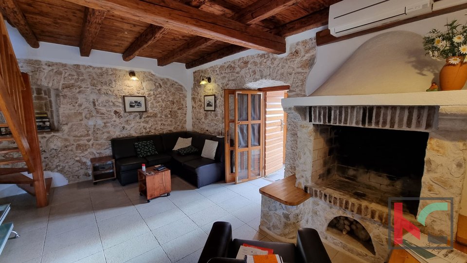 Banjole, completely renovated stone house of 142m2 and garden of 1340m2, 100m from the sea, #sale