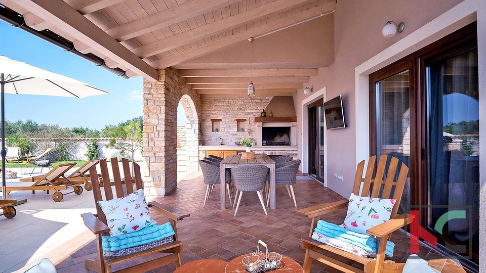 Istra, Marčana, prekrasna kuća za odmor s teniskim terenom i bazenom, #prodaja