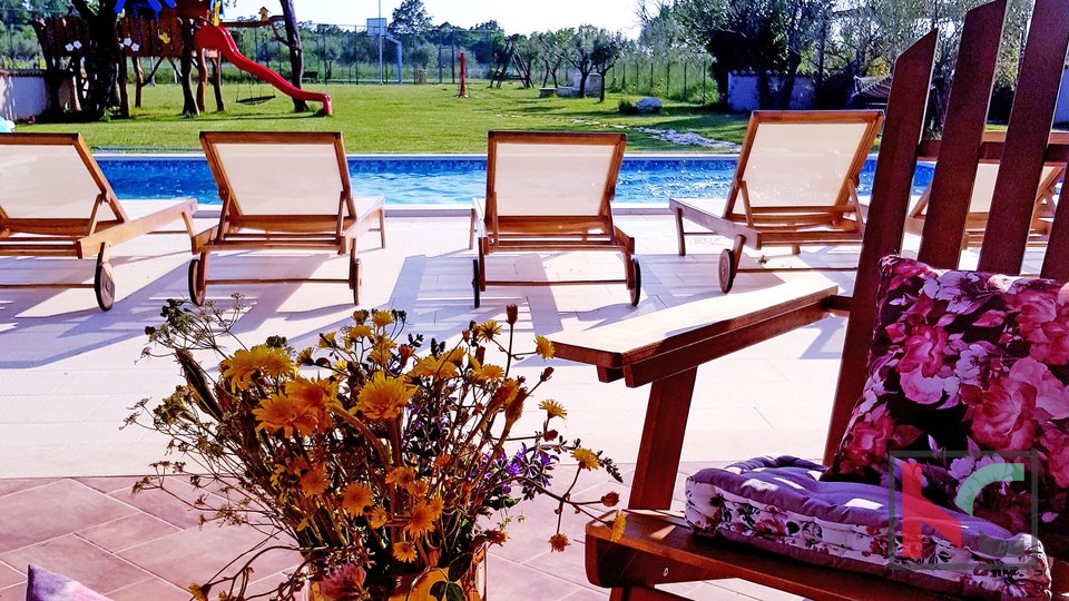 Istrien, Marčana, schönes Ferienhaus mit Tennisplatz und Swimmingpool, #verkaufen
